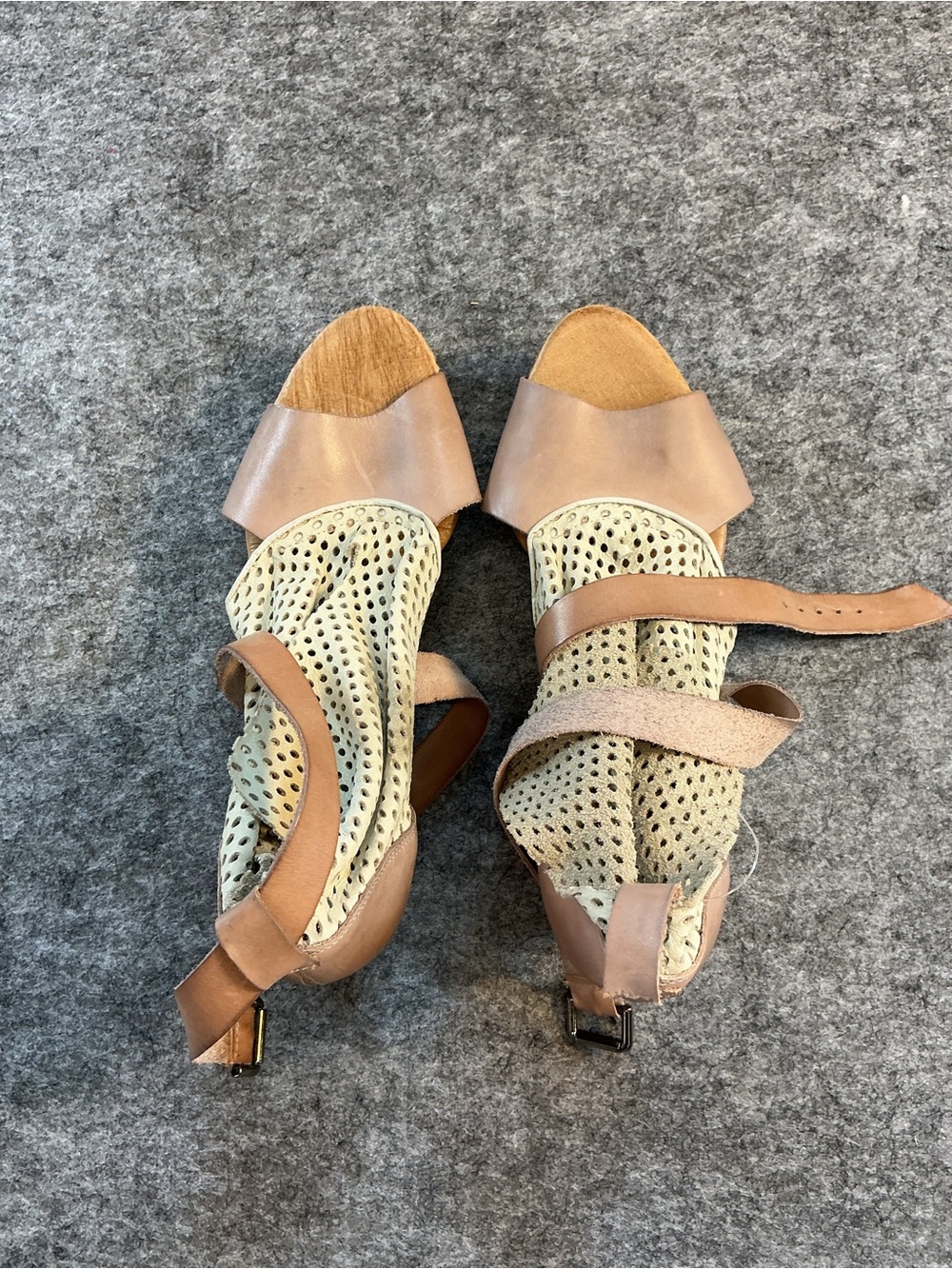 Free People Women’s Leather Open-Toe Heels with Perforated Beige Upper Size 41 - Picture 2 of 6